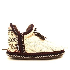 Muk Luks Knit White Red Blue Ankle Slipper Booties